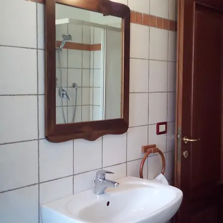 Aparthotel Antonella House -podere Della Collina *