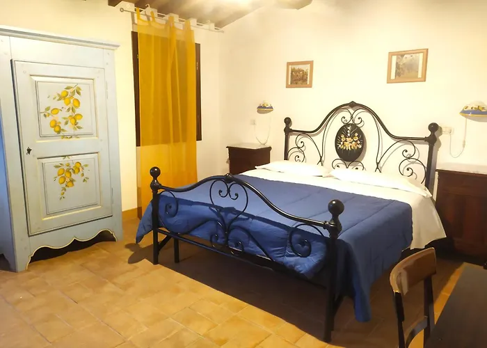 Lägenhetshotell Antonella House -podere Della Collina Palaia