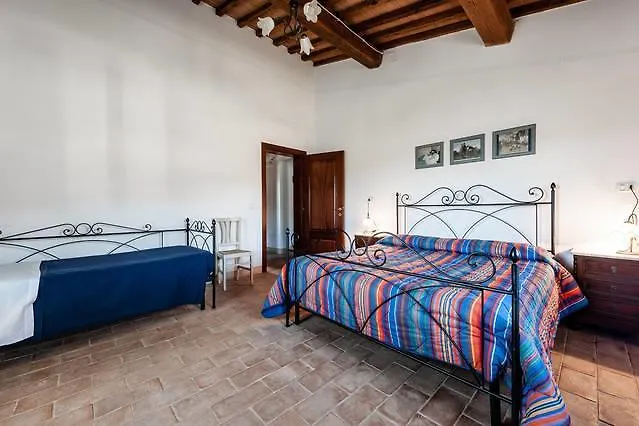 Lägenhetshotell Antonella House -podere Della Collina 3*